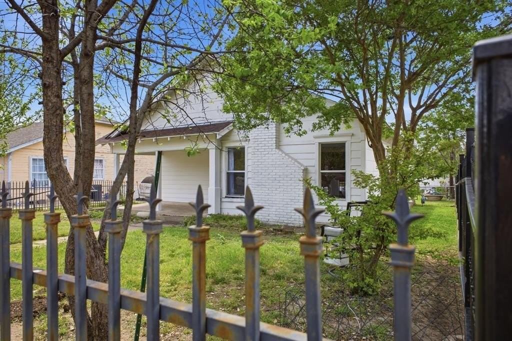 2634 Emmett St - Photo 3 of 20