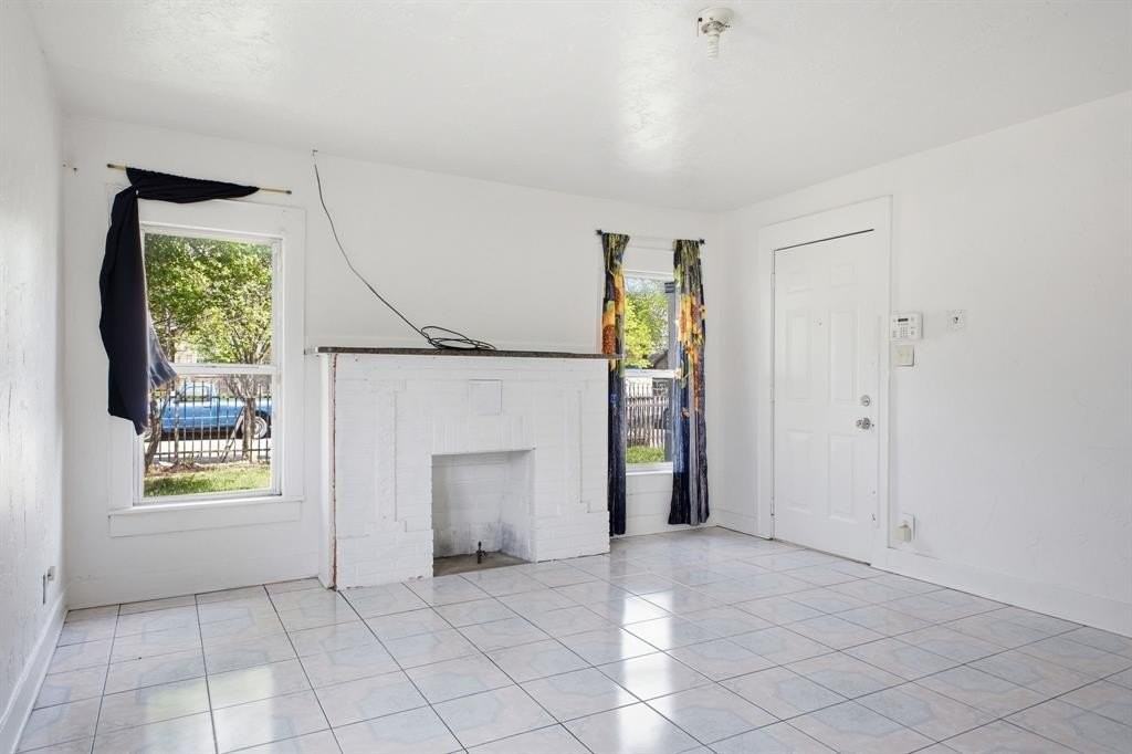 2634 Emmett St - Photo 4 of 20