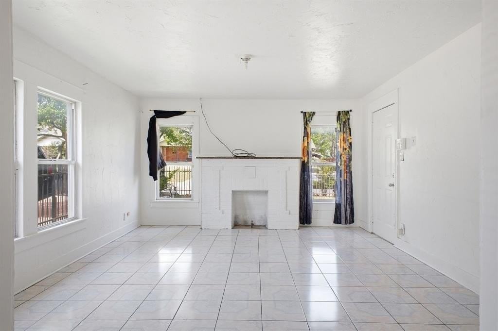 2634 Emmett St - Photo 5 of 20