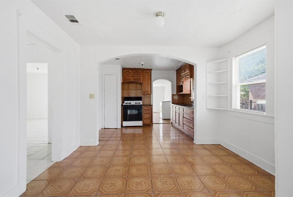 2634 Emmett St - Photo 7 of 20