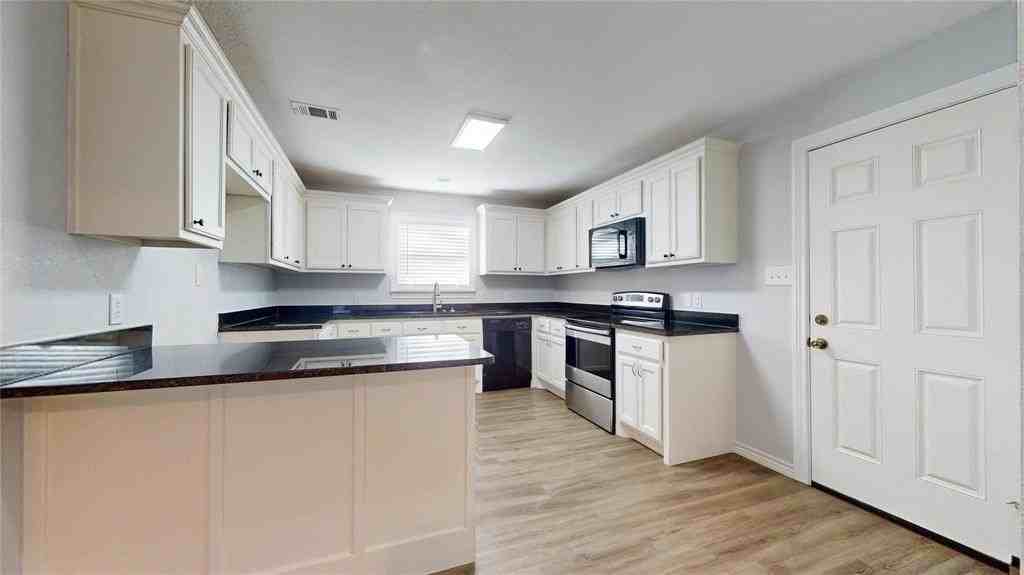 2620 W Washington St - Photo 5 of 25