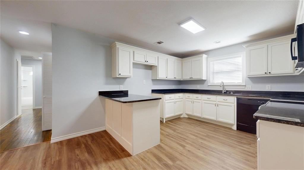 2620 W Washington St - Photo 6 of 25