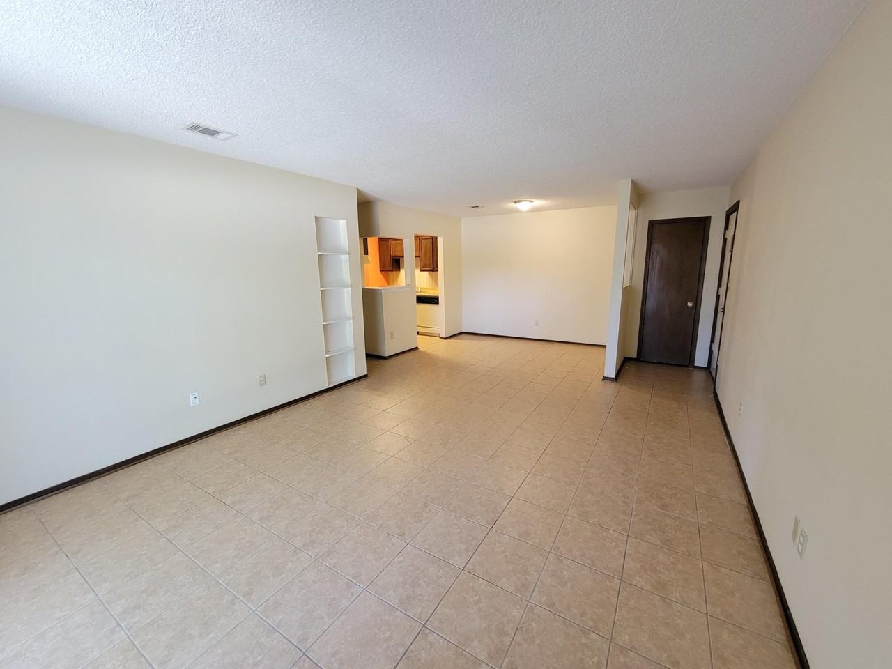 1614 Green Briar Pkwy #3 - Photo 3 of 15