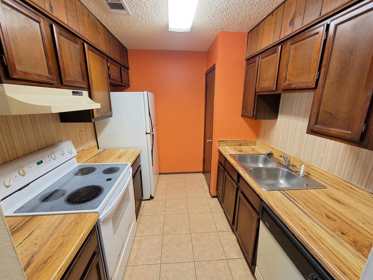 1614 Green Briar Pkwy #3 - Photo 6 of 15