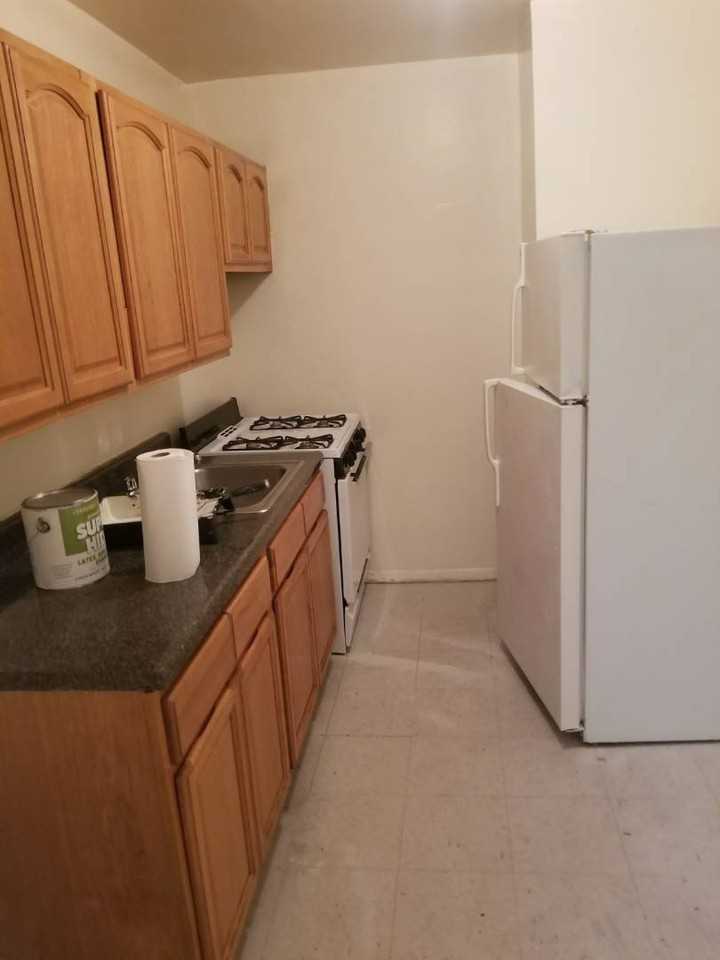 9430 59th Ave #2R - Photo 2 of 10