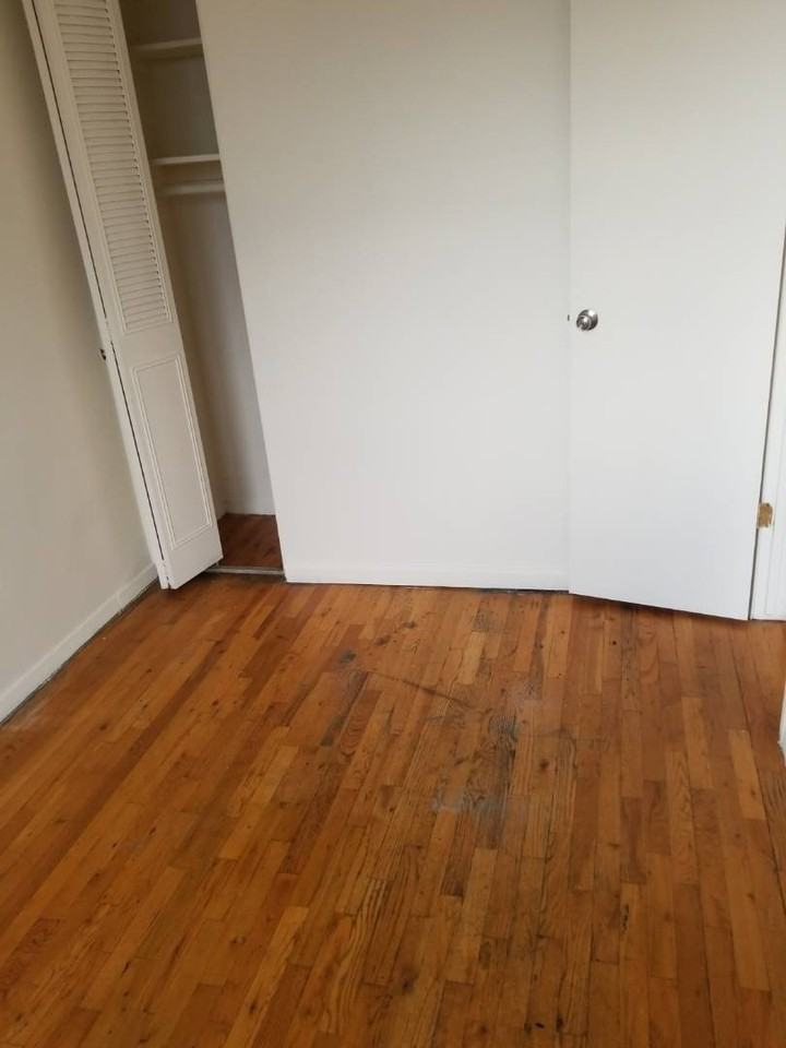 9430 59th Ave #2R - Photo 4 of 10