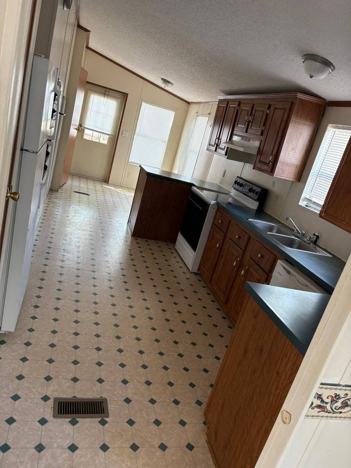 302 Brianna Dr #302 - Photo 4 of 6