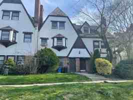 featured image of 21338 29th Ave #1