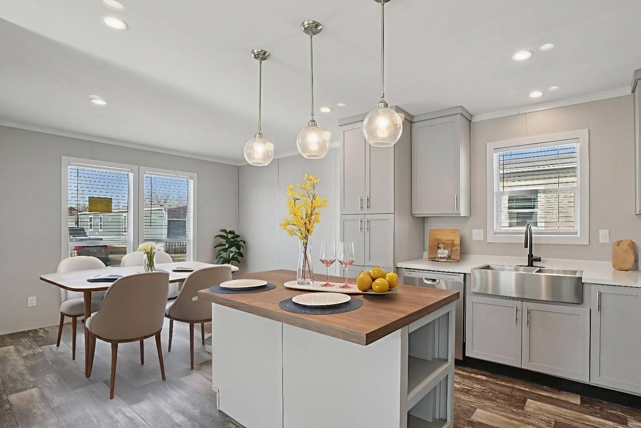 1605 American Dr - Photo 4 of 15