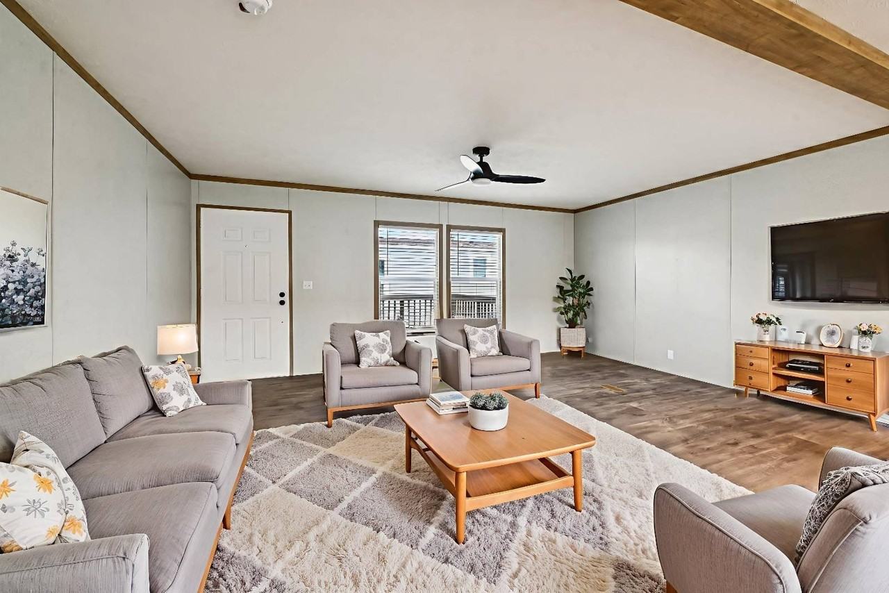 1029 Spring Azure Dr - Photo 5 of 13