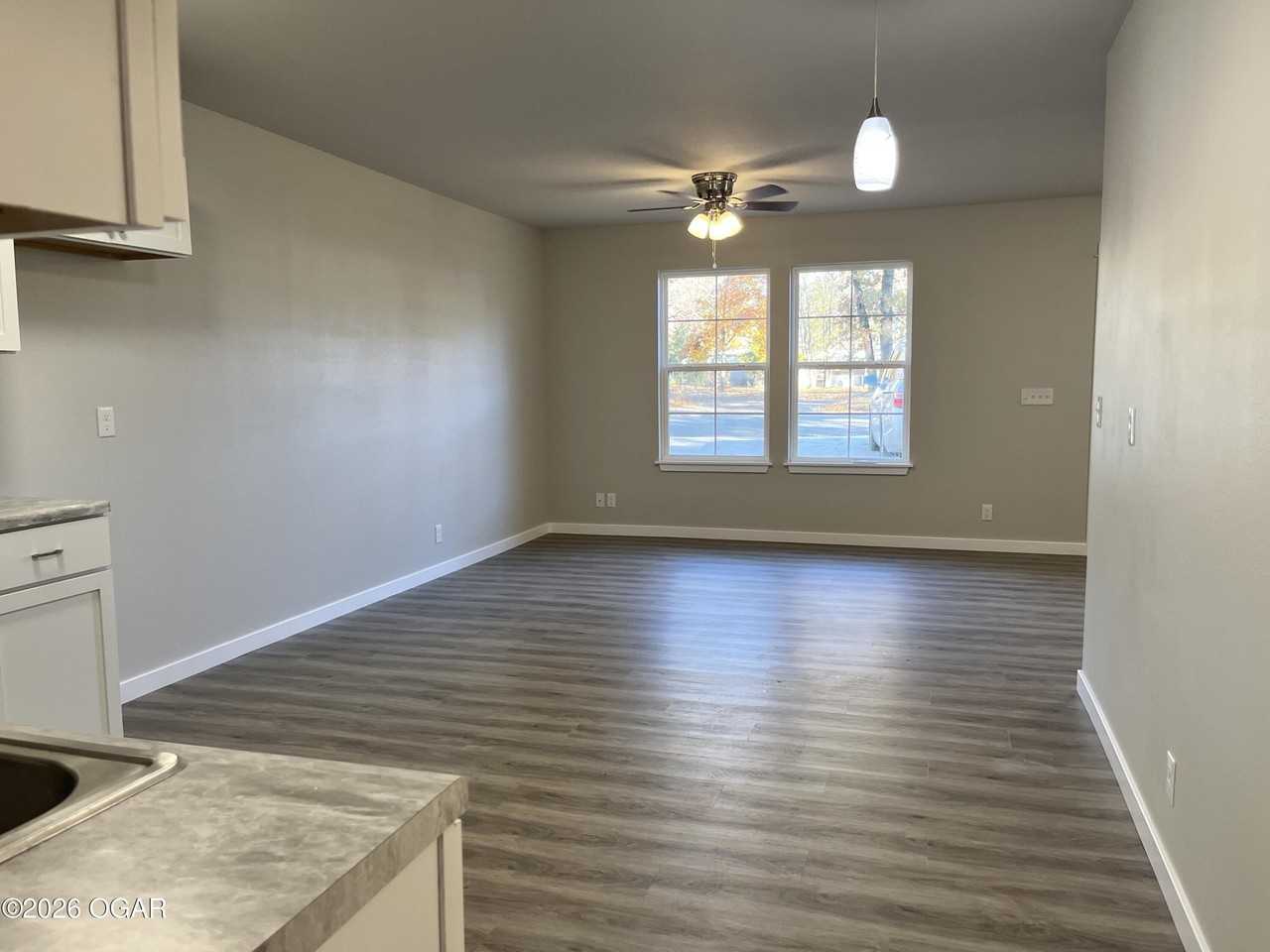 1110 E 34th St - Photo 4 of 8