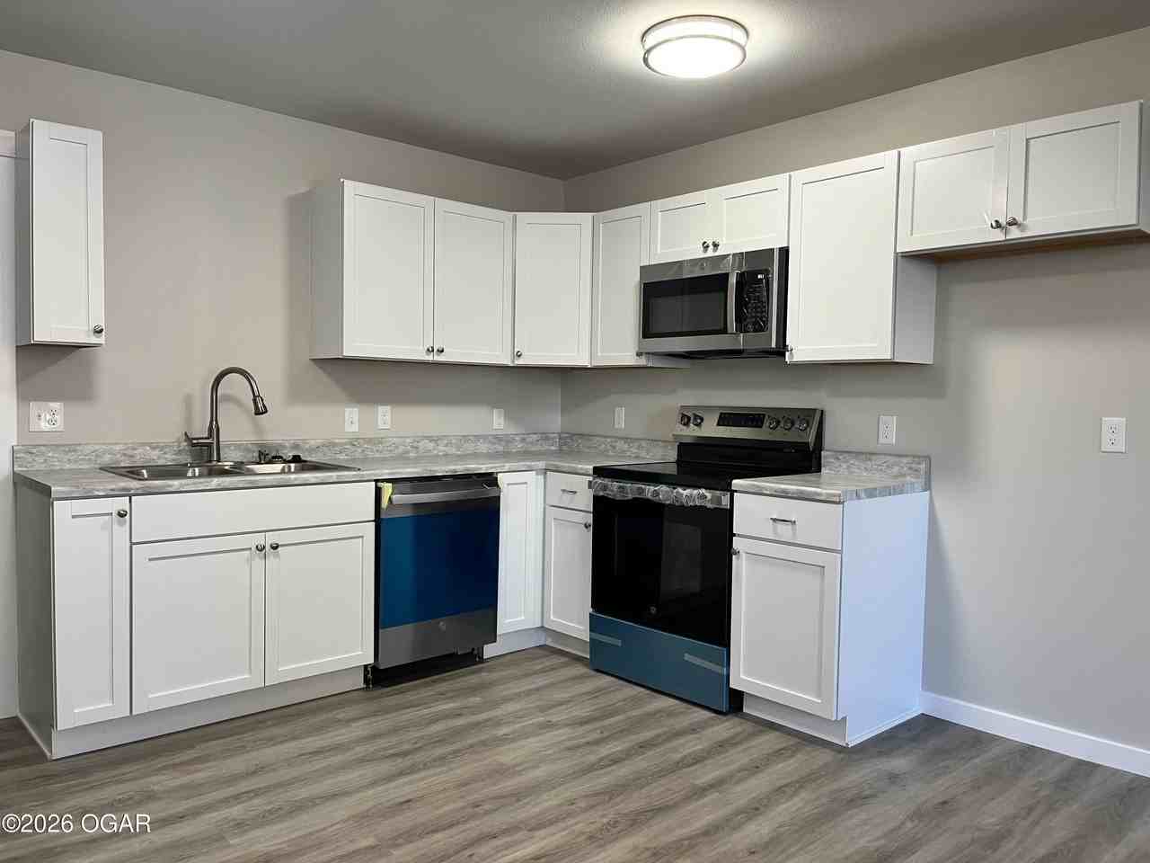 1110 E 34th St - Photo 5 of 8