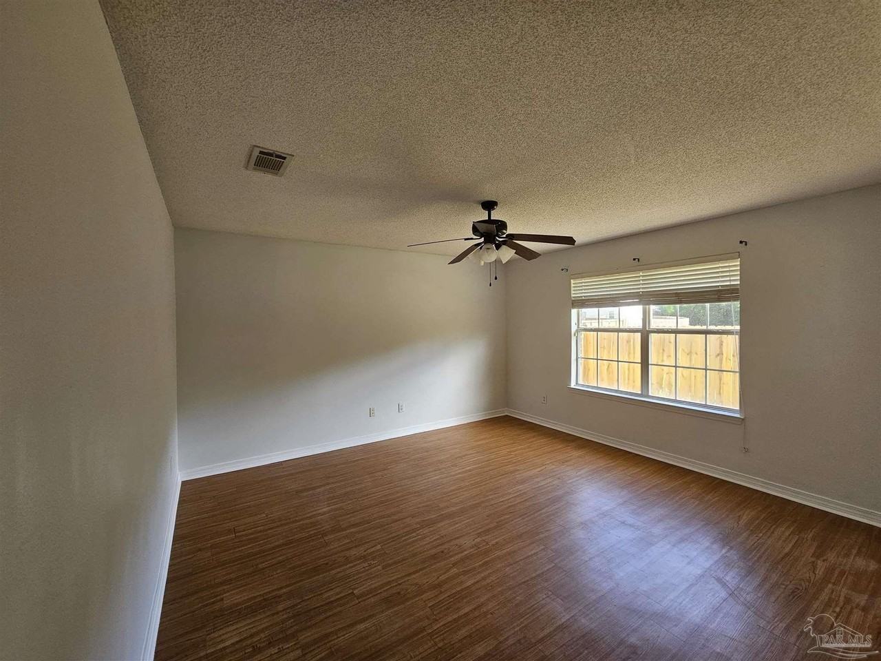 647 Mozingo Ln - Photo 6 of 9