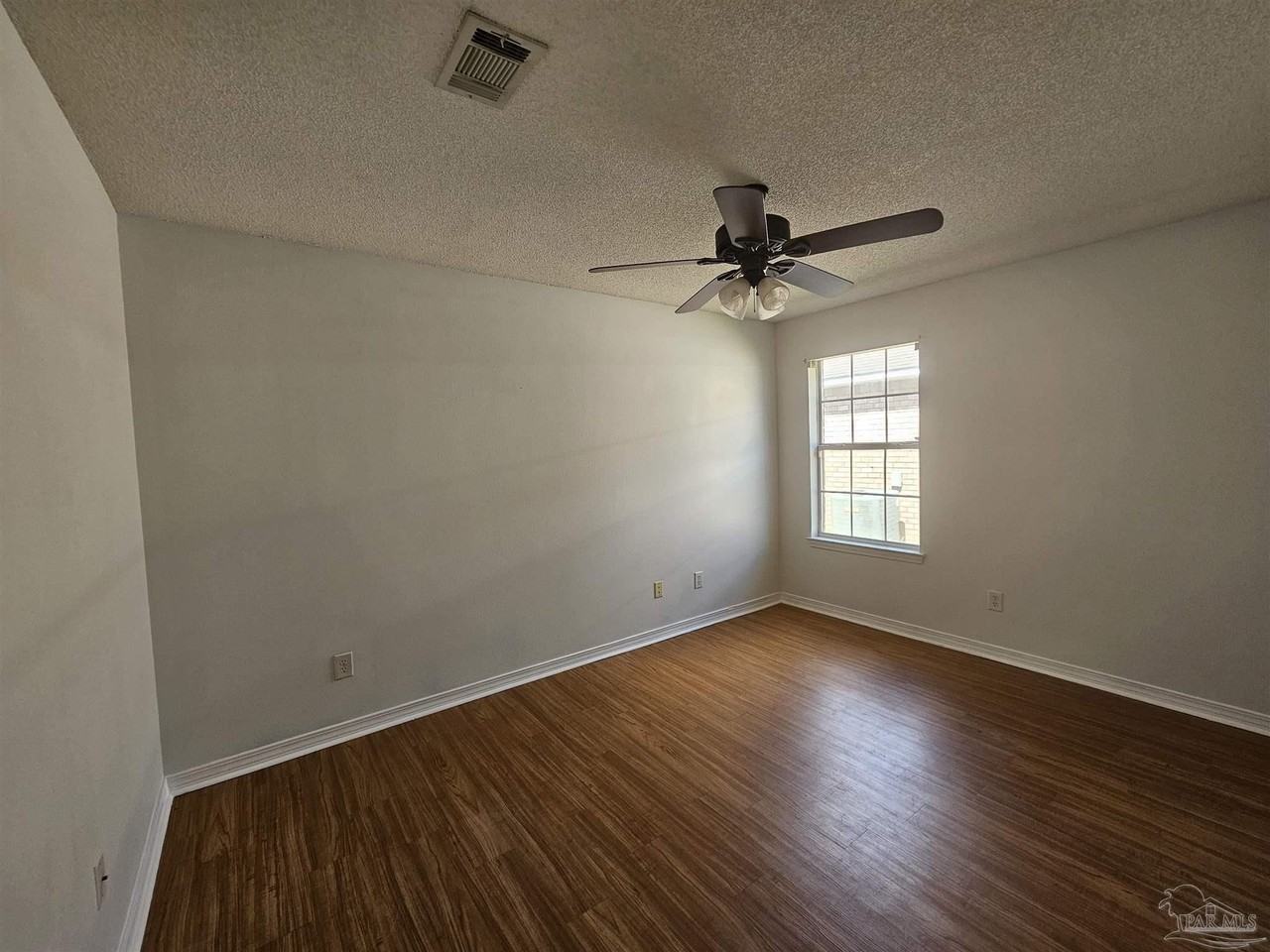 647 Mozingo Ln - Photo 7 of 9