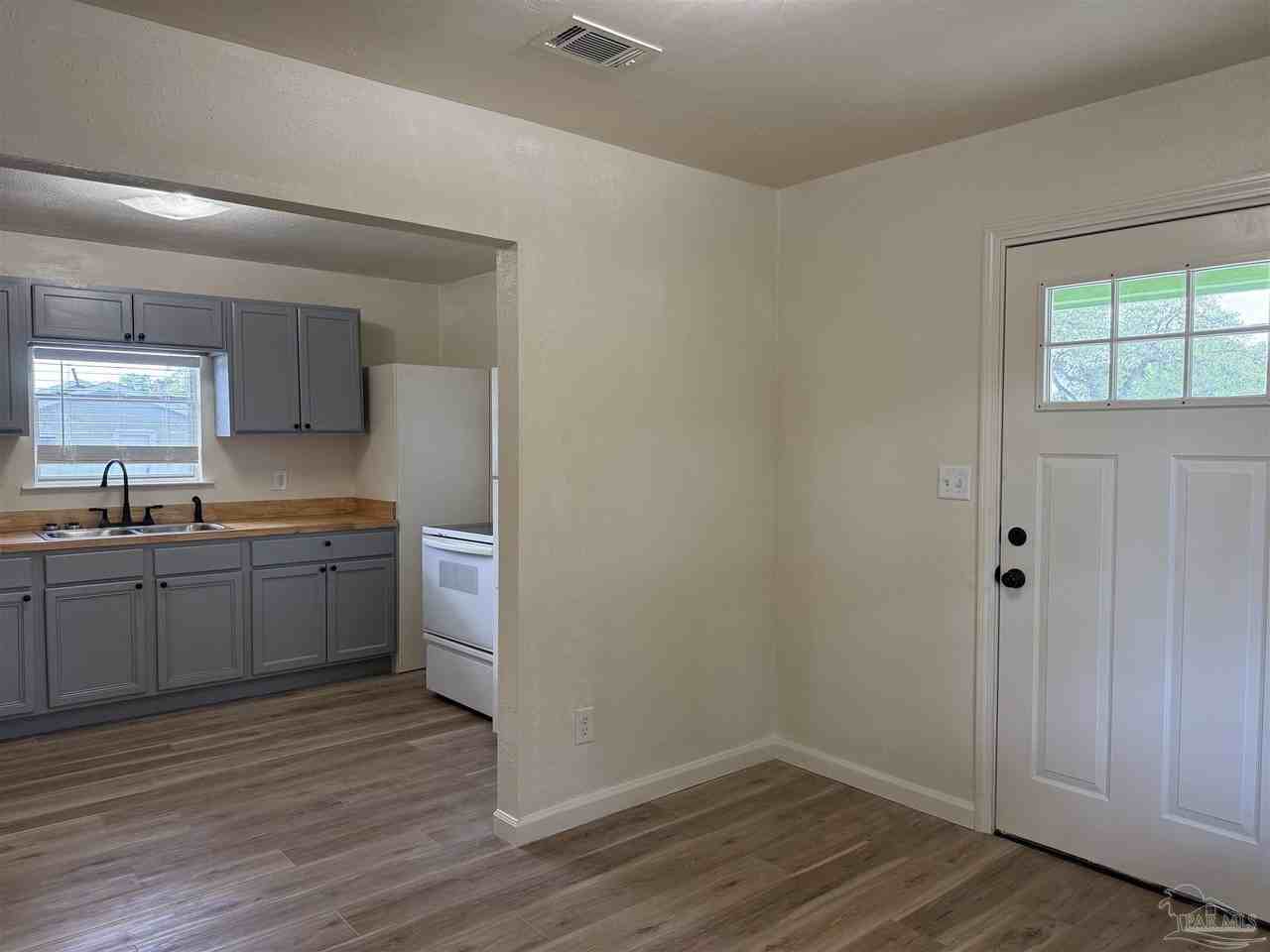 1416 N 6th Ave - Photo 3 of 14