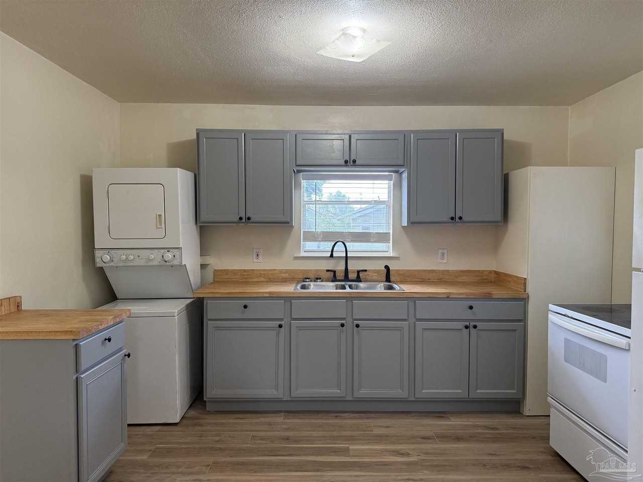 1416 N 6th Ave - Photo 4 of 14