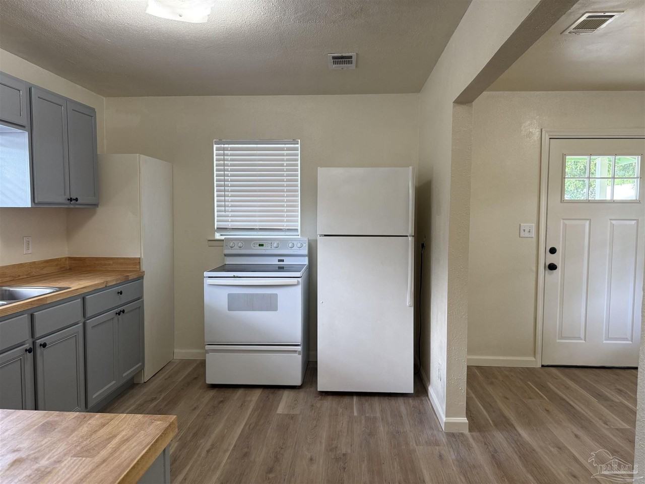 1416 N 6th Ave - Photo 5 of 14