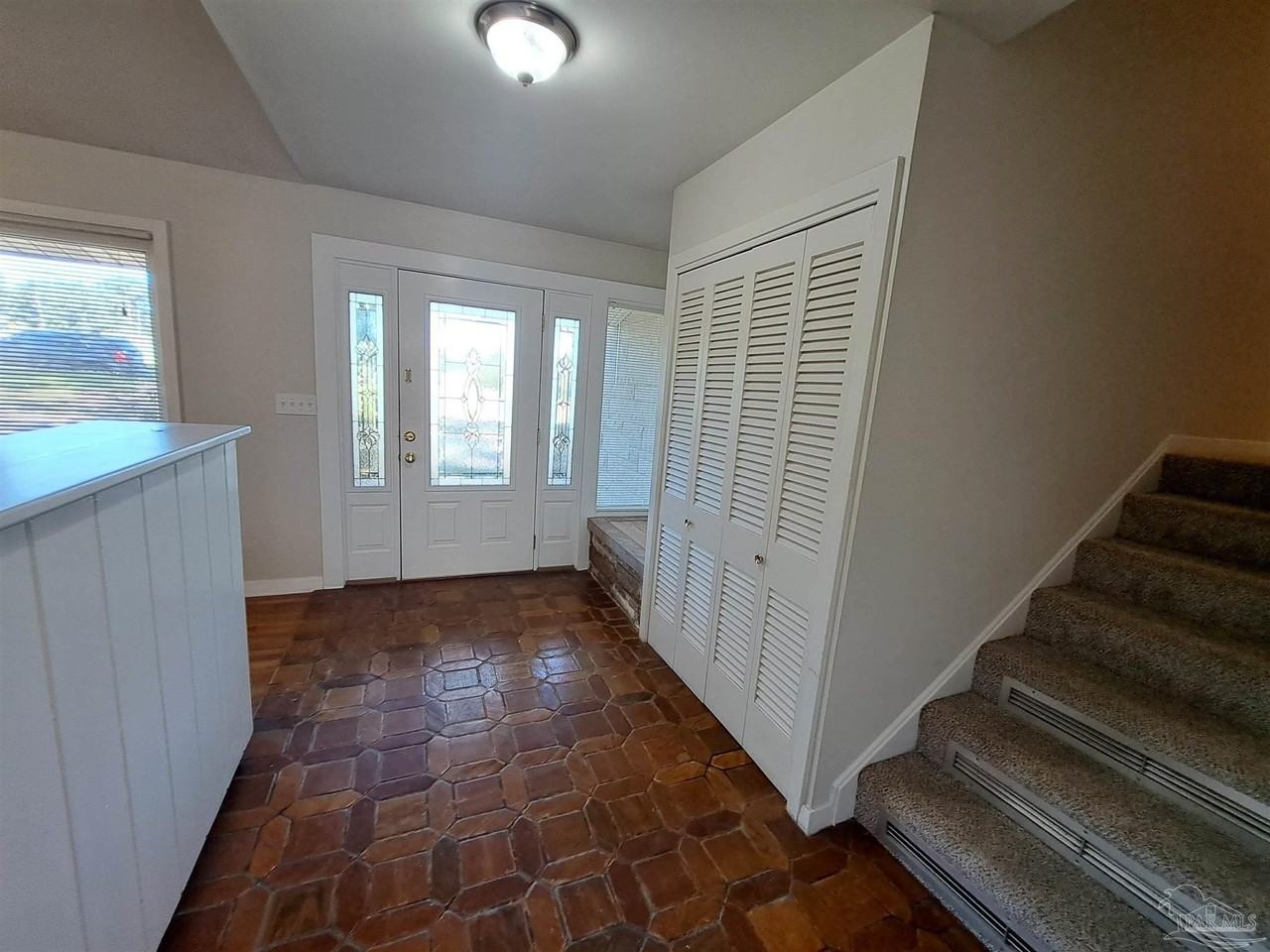 8598 Meadowbrook Dr - Photo 3 of 50