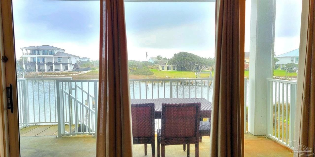 510 Fort Pickens Rd - Photo 7 of 31
