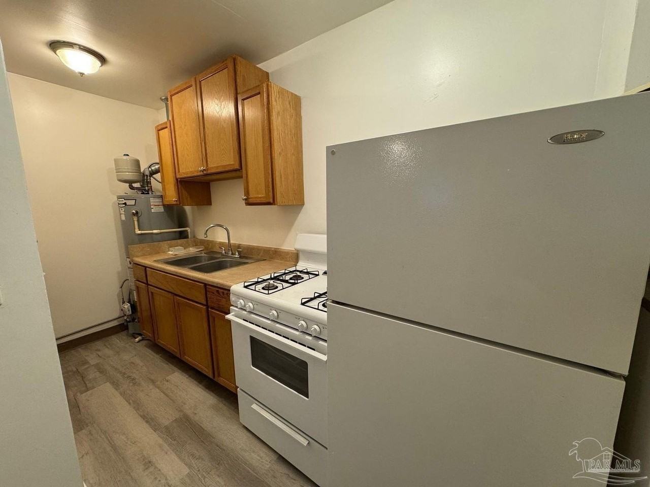 205 Holmes Dr #A - Photo 5 of 9