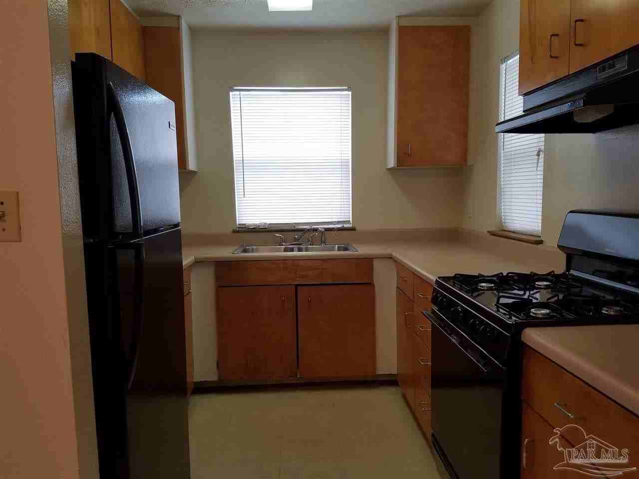 308 E Strong St #A - Photo 4 of 7