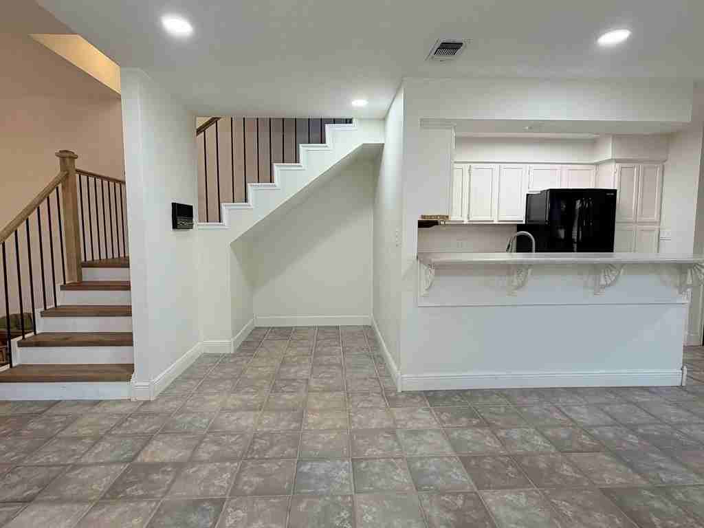 3810 Nassau Dr - Photo 5 of 18