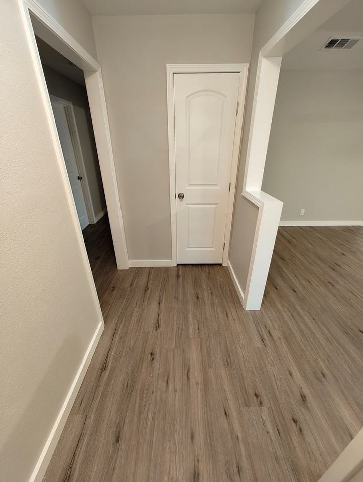 2404 Northtown Ct - Photo 3 of 28