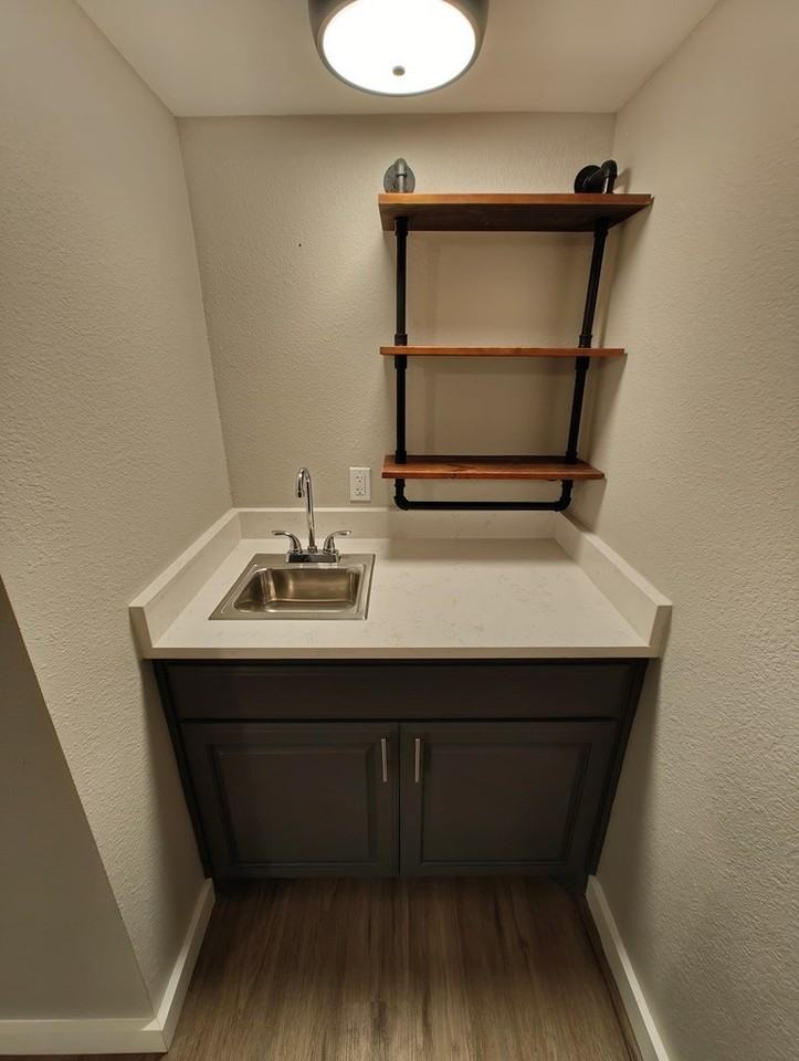 2404 Northtown Ct - Photo 7 of 28