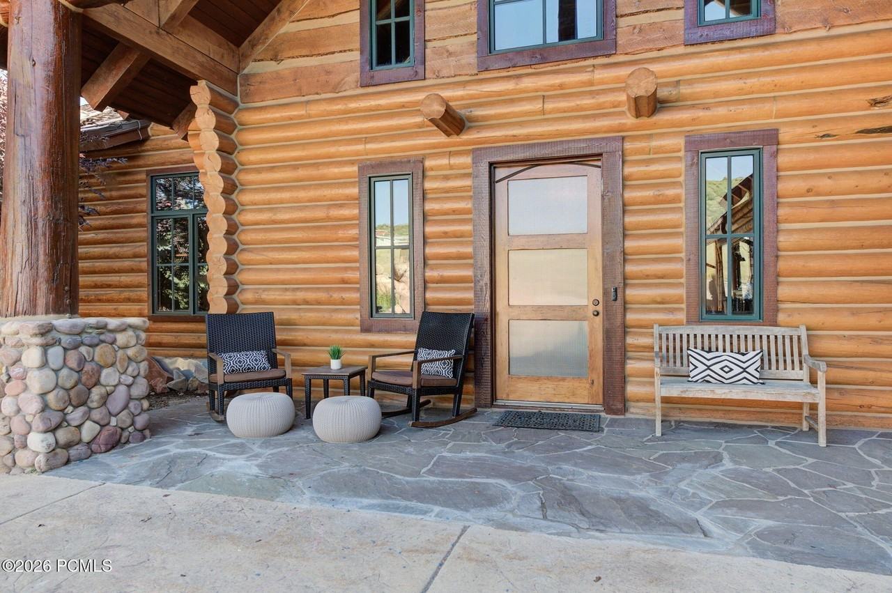 715 Aspen Ln - Photo 4 of 50