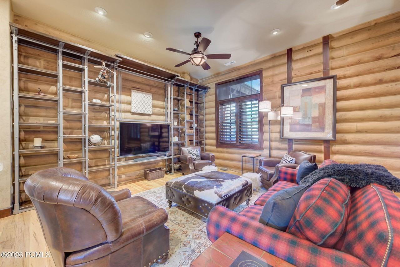 715 Aspen Ln - Photo 5 of 50