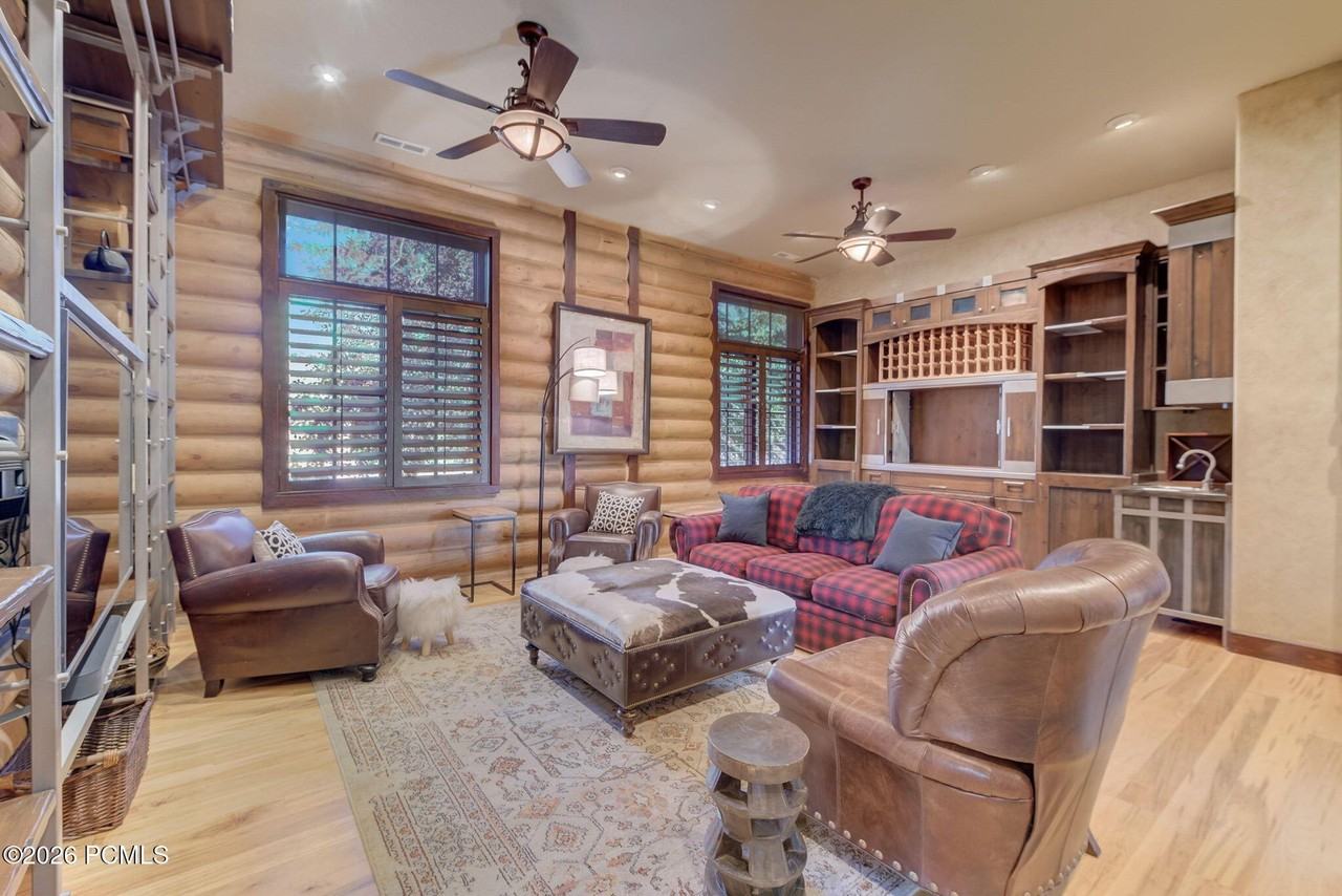 715 Aspen Ln - Photo 6 of 50