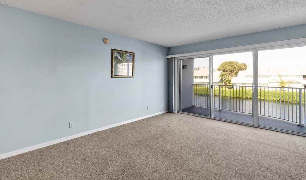 6122 River Run Dr #203B - Photo 4 of 36