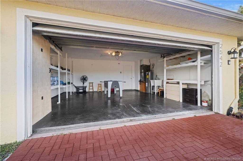 2542 Sw Kensington St - Photo 4 of 21