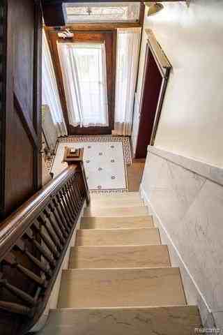 469 W Willis St #3 - Photo 3 of 19