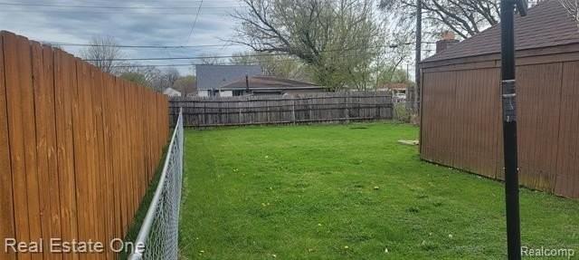 25364 Blair St - Photo 4 of 17