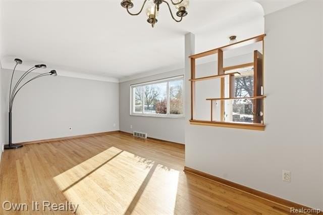 26014 Keith St - Photo 5 of 18