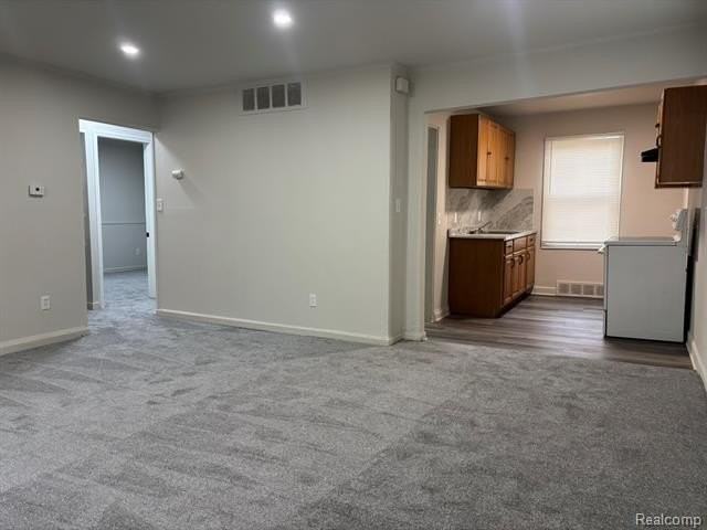 12730 Saratoga St - Photo 4 of 20