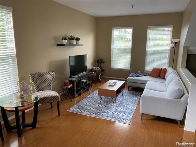 25322 Saint James - Photo 6 of 15