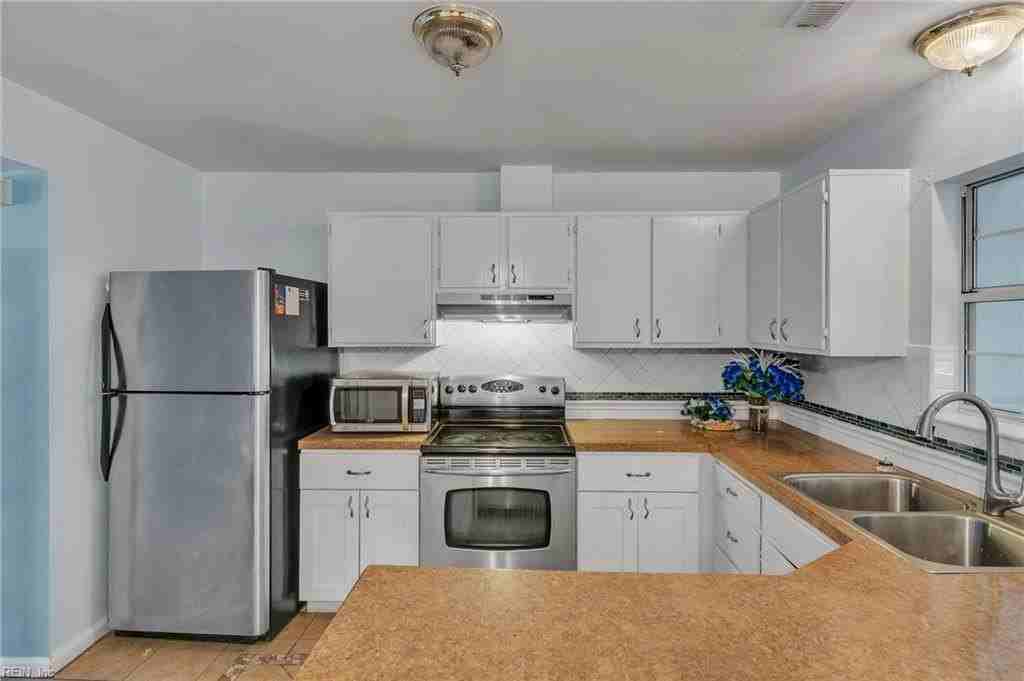 717 Wolftrap Ln - Photo 6 of 24