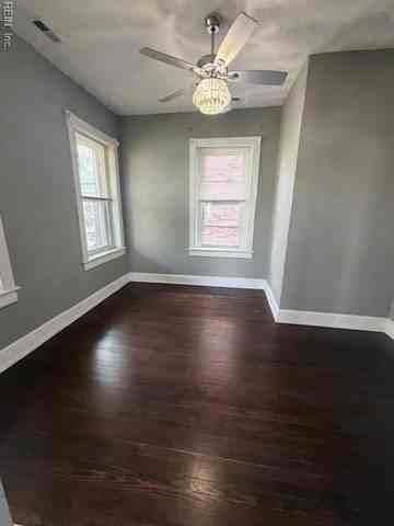 511 Hampton Pl #B - Photo 5 of 24