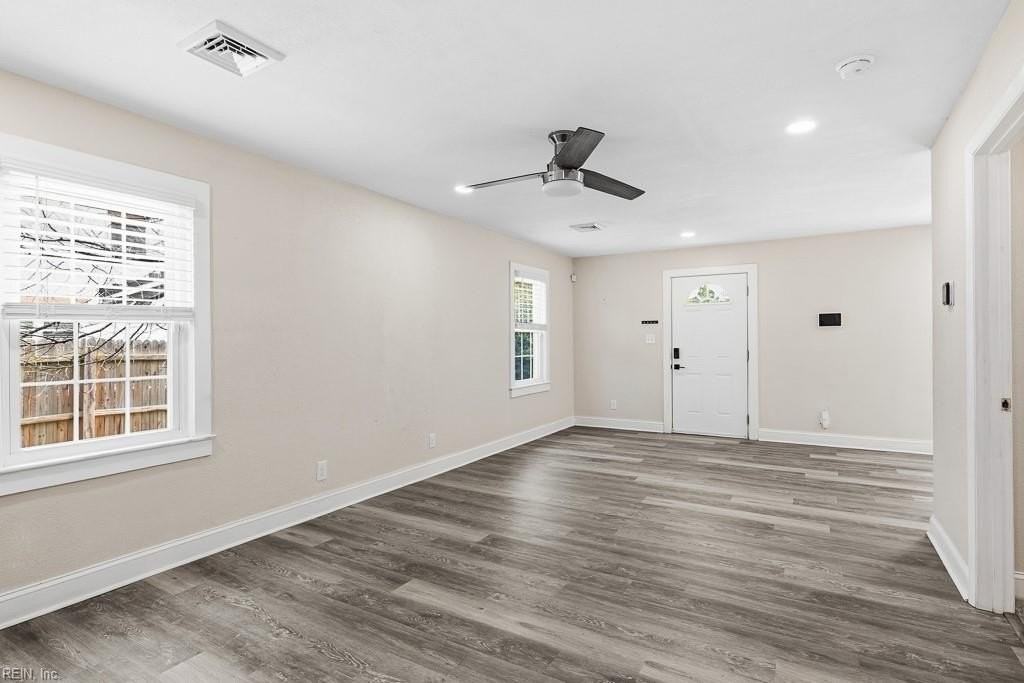 408 E Little Creek Rd - Photo 6 of 32