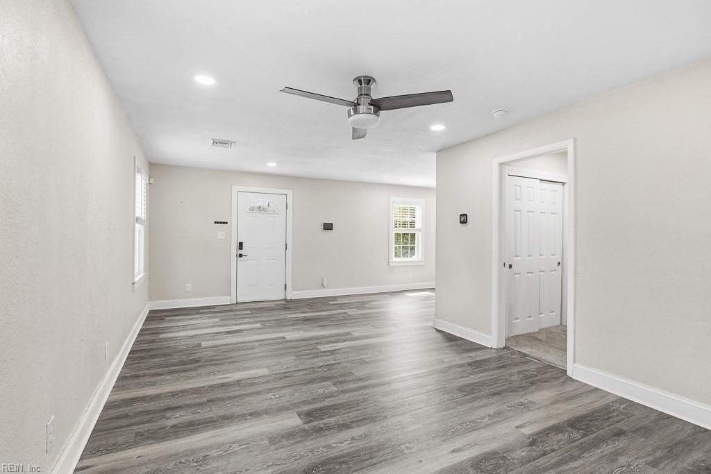 408 E Little Creek Rd - Photo 7 of 32