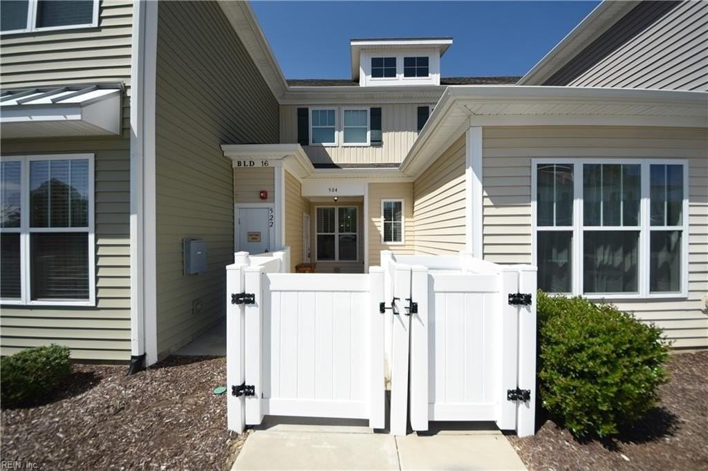 504 Fishers Ct - Photo 3 of 30