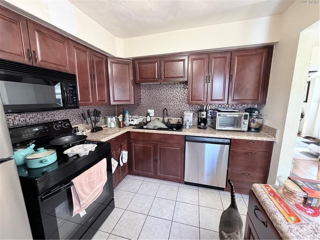 3327 Lakecrest Rd - Photo 7 of 16