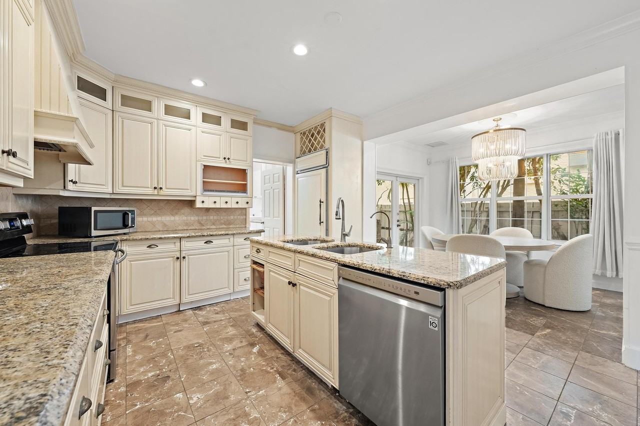 230 Park Ave - Photo 6 of 19