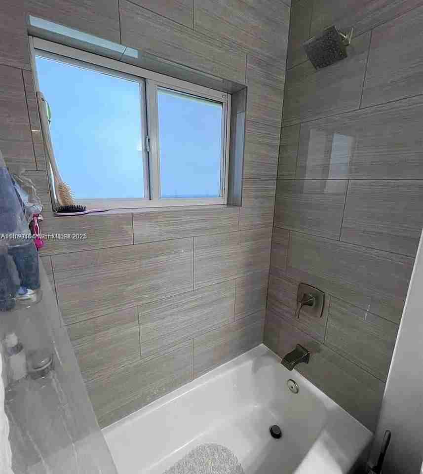 14830 Miami Lakeway South #14830 - Photo 4 of 16