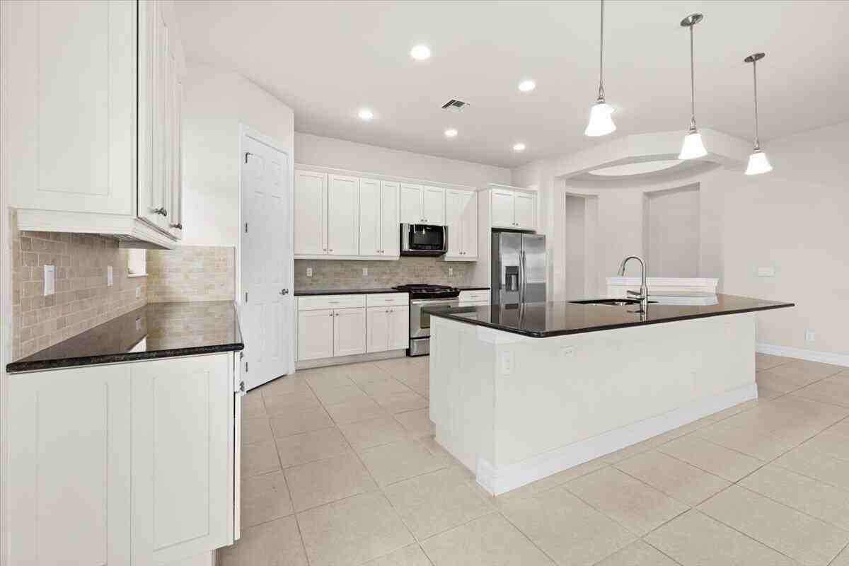 2905 Siena Cir - Photo 6 of 45