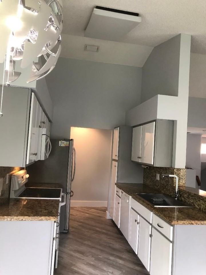 9322 Nw 9th Pl #9322 - Photo 6 of 20