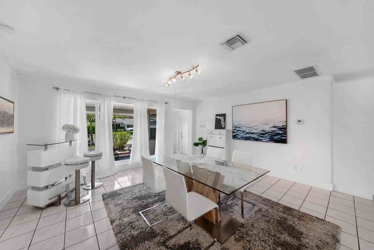 220 Se 2nd Ave - Photo 6 of 44