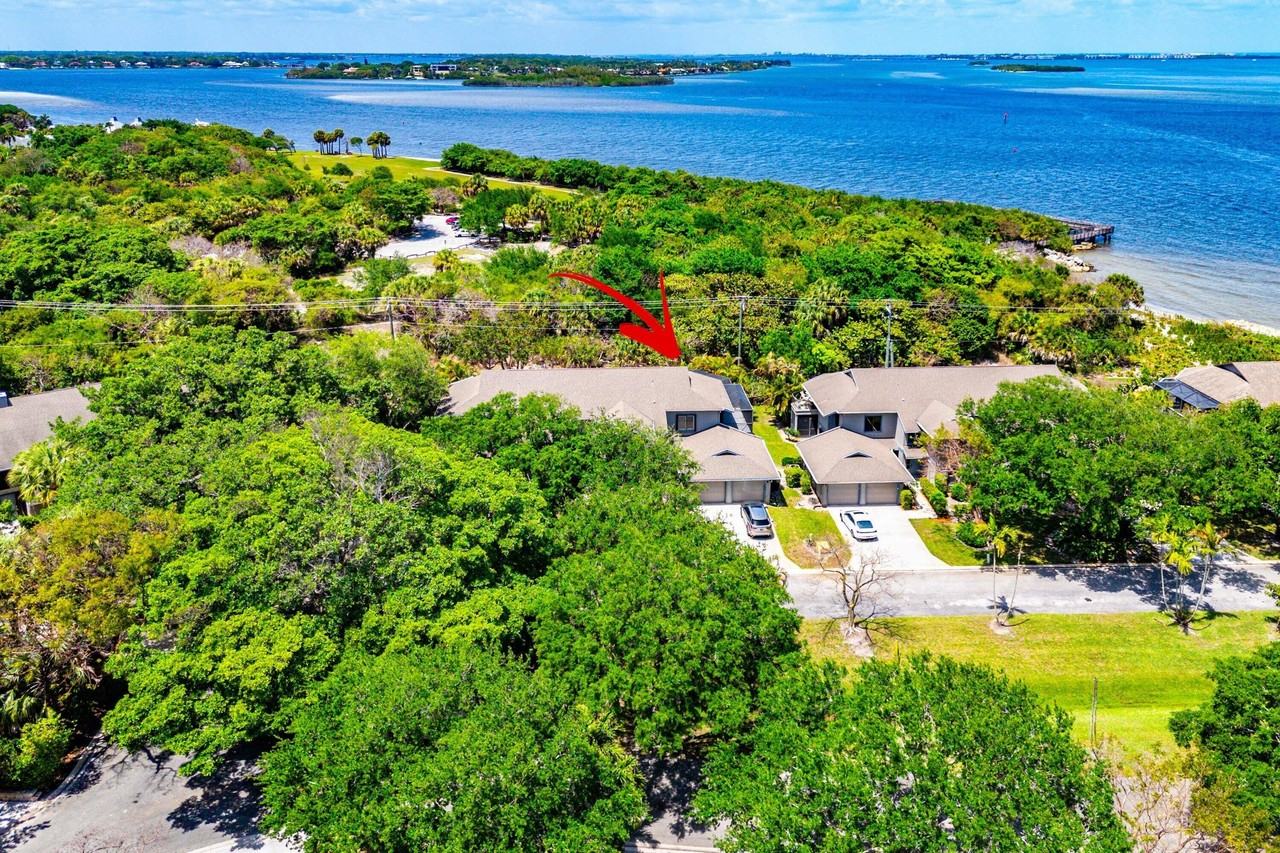 5662 Se Schooner Oaks Way - Photo 2 of 40